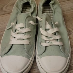 Maurices Slip-on Sneakers